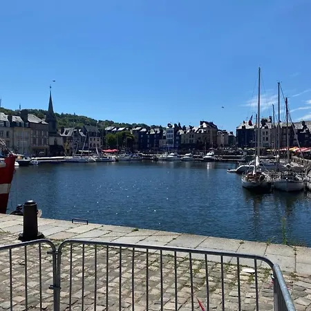 Apartment Le Ti Wi En Plein Coeur Du Vieux Bassin Honfleur