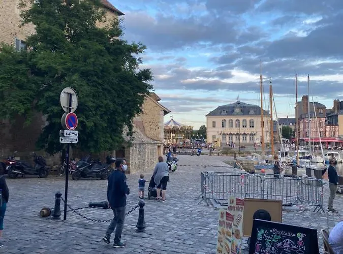 Le Ti Wi En Plein Coeur Du Vieux Bassin Honfleur